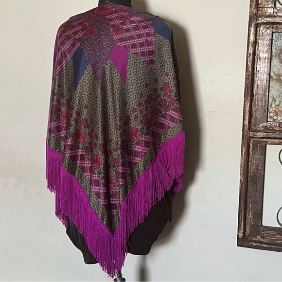 RAMPAGE blouse and poncho - Picture 3 of 16